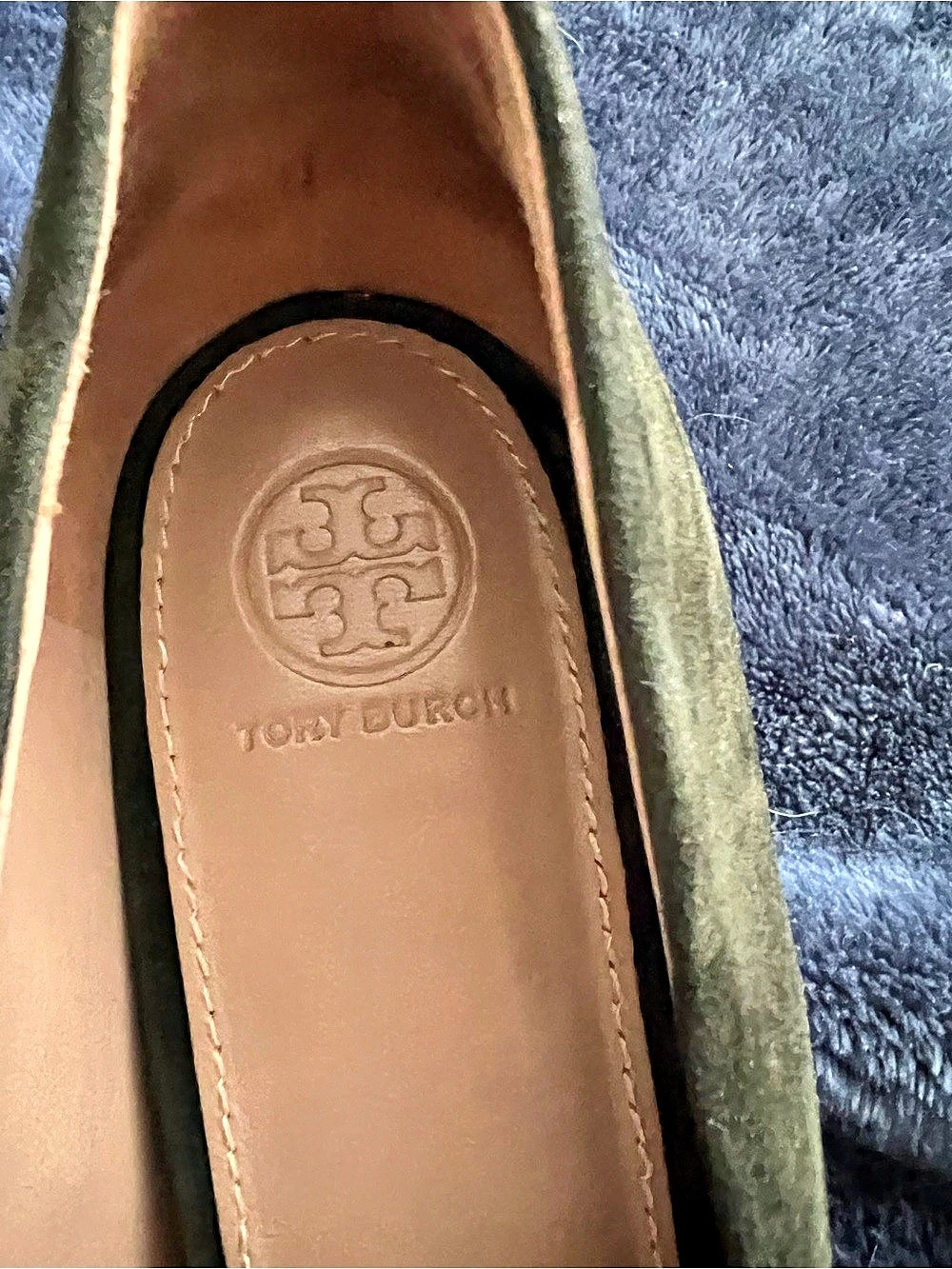 Tory Burch Gigi Suede Block Heel Pump Green. Great fall color - Picture 4 of 7